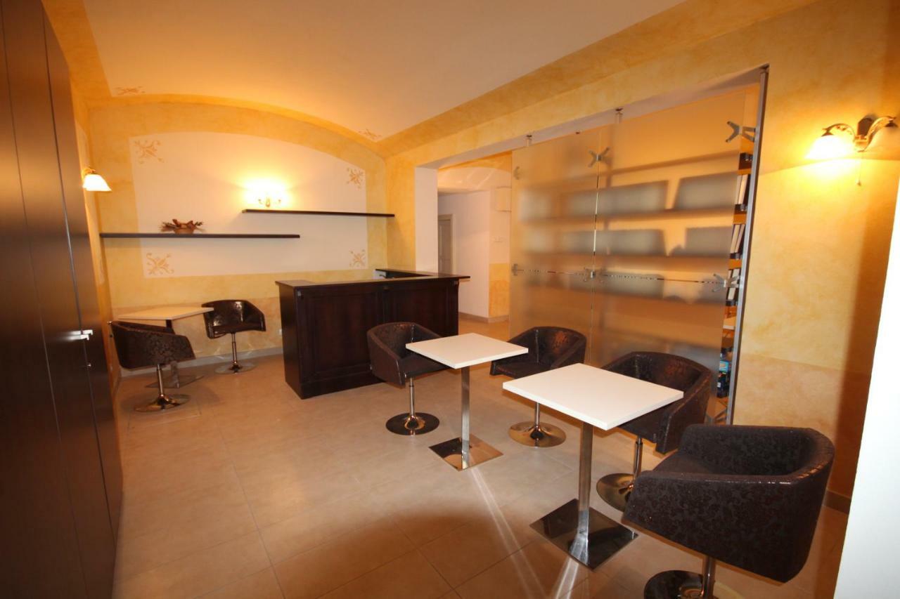 Hálkova 5 * Praha