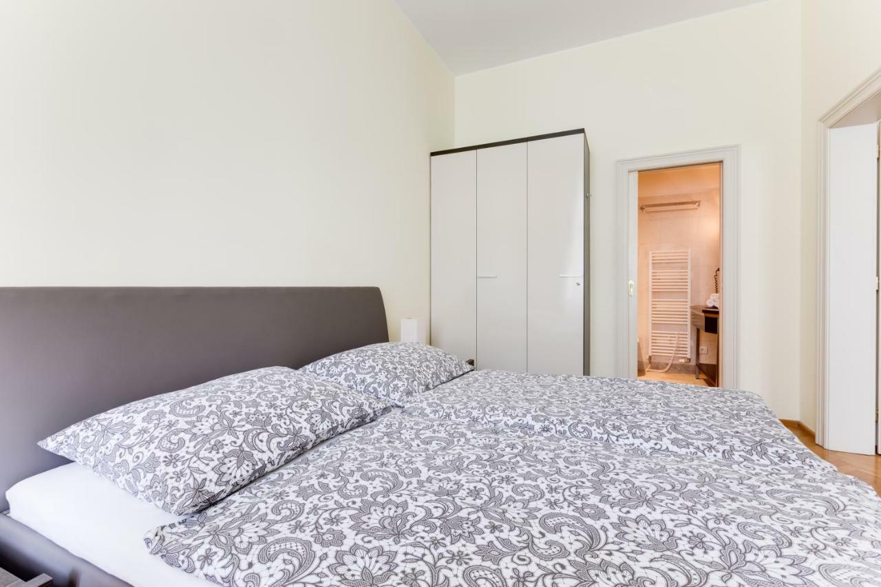 Hálkova 5 * Praha
